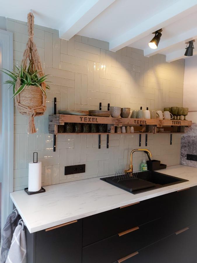 Bed and Breakfast Snurk Texel Den Burg Exterior foto
